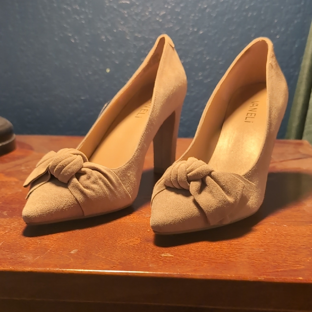 Van Eli Taupe Heels with Bow Accent